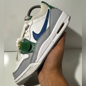 Air Jordan Legacy 312 Low “White Pine Industrial Blue” GS Size 5.5Y